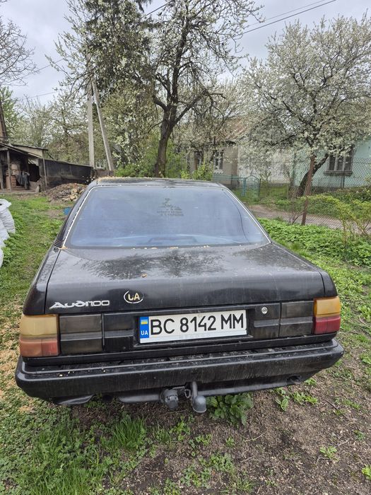 Продам заводиться але щось стукає в моторі.