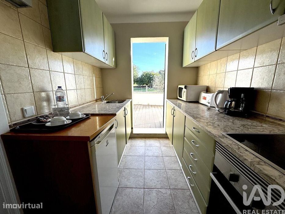 Apartamento em Estômbar e Parchal de 59,00 m2