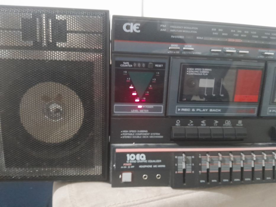 Radio cassete antigo