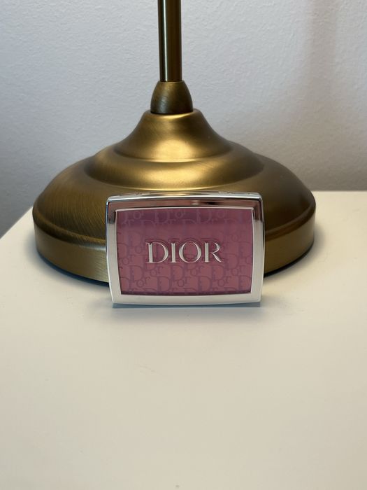 Róż Dior Backstage