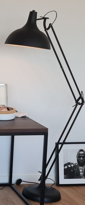Candeeiro de pe 140 cm altura como novo