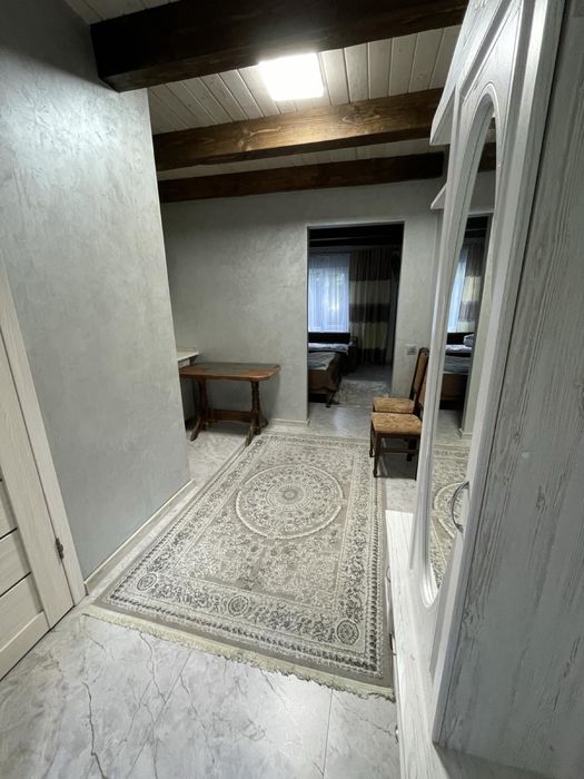 Котедж для 6-9 осіб біля центральної траси