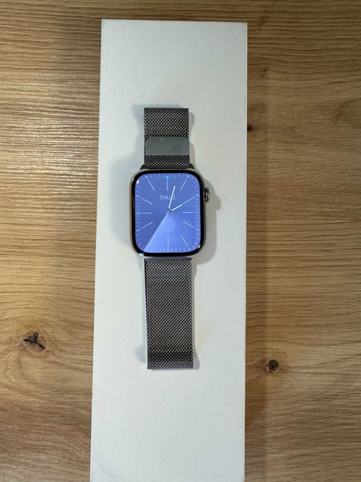 Apple Watch Series 9 45mm Silver Stainless Steel Silver Milanese Loop