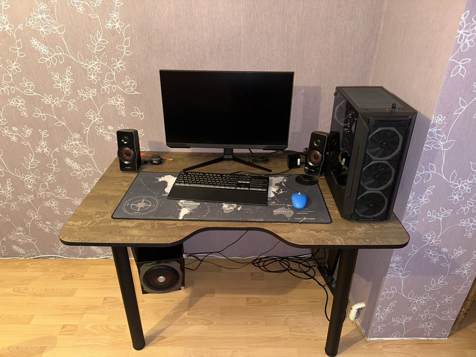 Продам ігровий комʼютер , стіл , крісло , мишку , клавіатуру