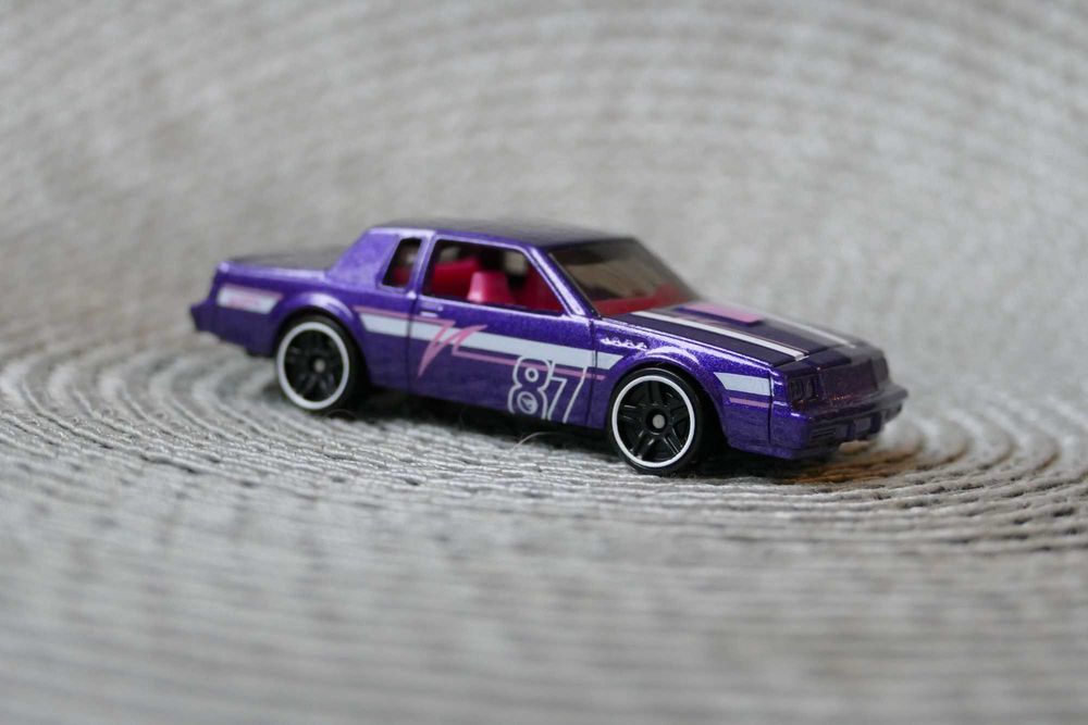Hot Wheels autko 'Resorak' '87 BUICK REGAL GNX TH edycja 2026r.