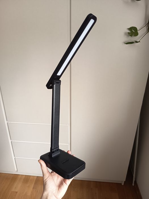 Lampka biurkowa LED nowa