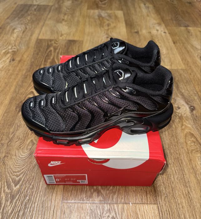 ОРИГІНАЛ! Оригінальні Кросівки Nike Air Max Plus Tn Triple Black (42)