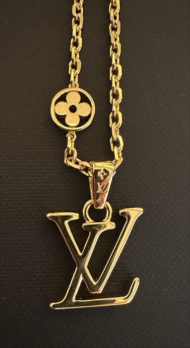 Złoty Naszyjnik z Logo LV