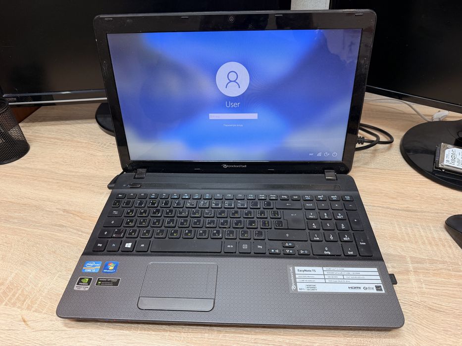 Ноутбук.  Пакард бел