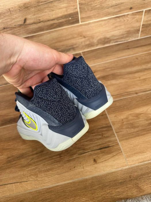 Кроссовки Nike Giannis Freak 7