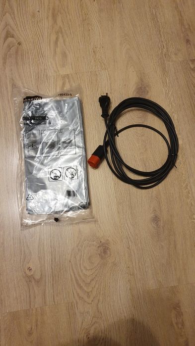 Makita akumulatorowy / sieciowy odkurzacz DVC150LZ. Nieużywany.