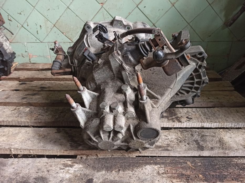КПП F5M411R7B5 Mitsubishi Lancer 9 1.6 бенз 4g18 МКПП Мітсубіші ланцер