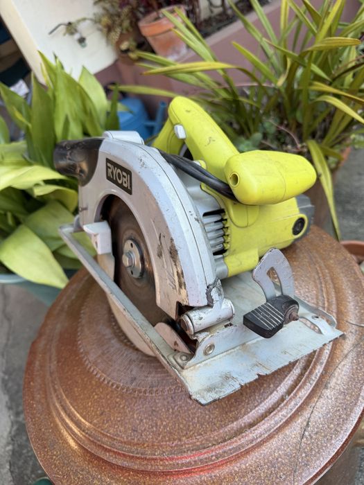Serra circular eletrica Ryobi EWS 1266