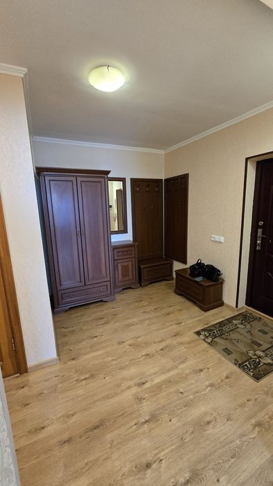 Продаж 3 кімнатна квартира  з ремонтом,  Центральний район, сертифікат