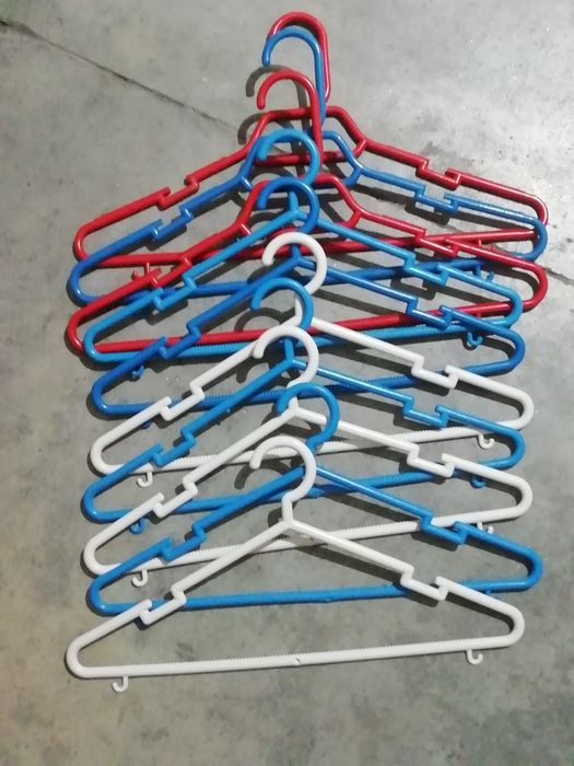 Conjunto 10 cabides plástico