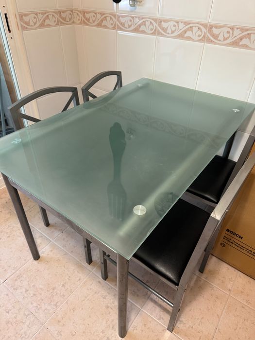 Mesa c/ 4 cadeiras