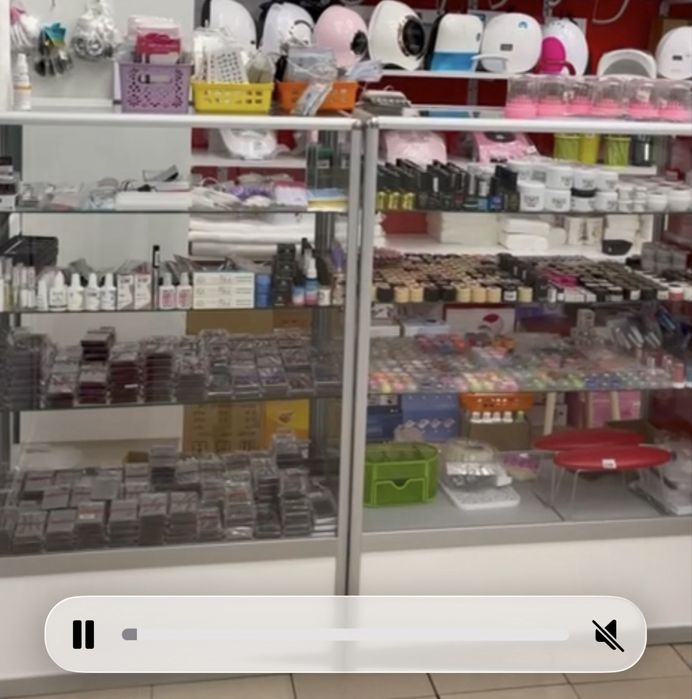 Вітрини 4 штуки та касова стійка