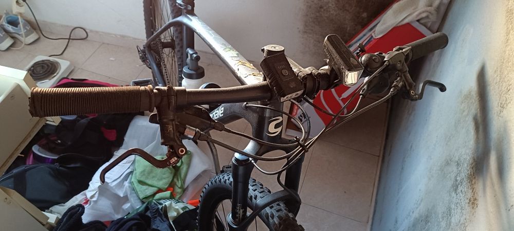 Bicicletas estrada.  Alumínio carbono..BTT. carbono