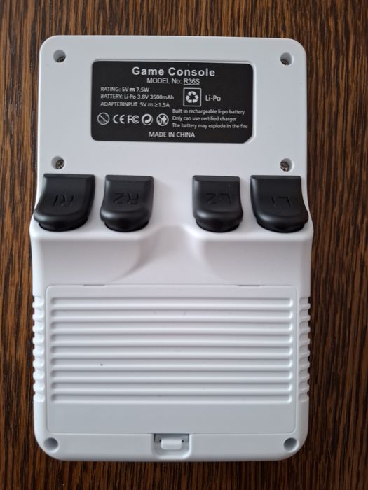 Game console 64GB + etui