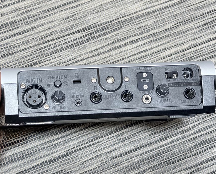 Vendo pedaleira de voz Zoom V3