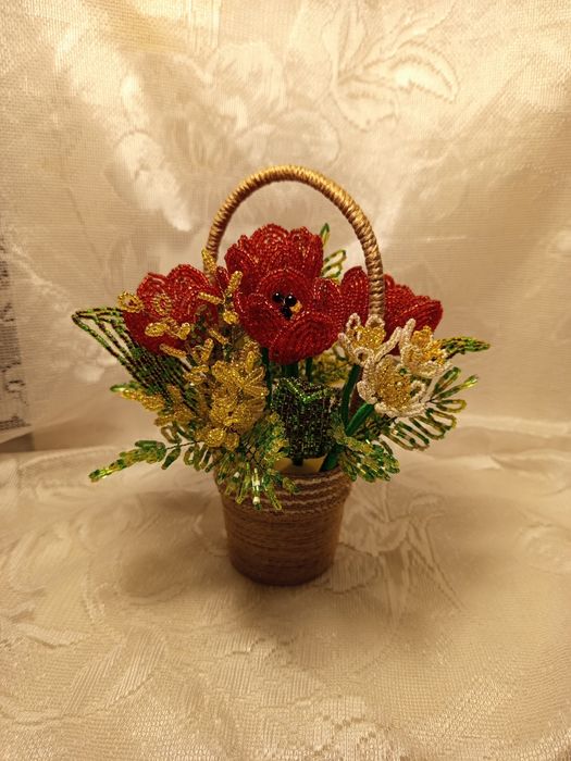 Квіти з бісеру на подарунок