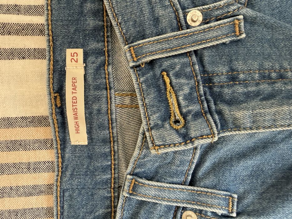 jeansy Levi’s High waisted