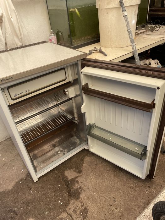 Mini  frigorífico antigo a trabalhar bem