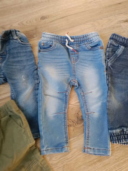 Zestaw modnych spodni dla chłopca 74-80