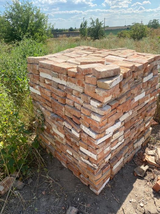 Продам кирпич б/у красный