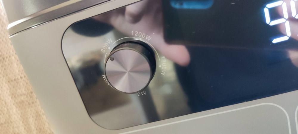 Przenośna stacja zasilania solar OUHITEL P2001E plus 2400W 2KWH + APK