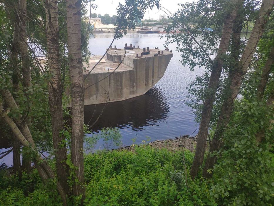 Дебаркадер  бетонный  62 м на 12,9 м