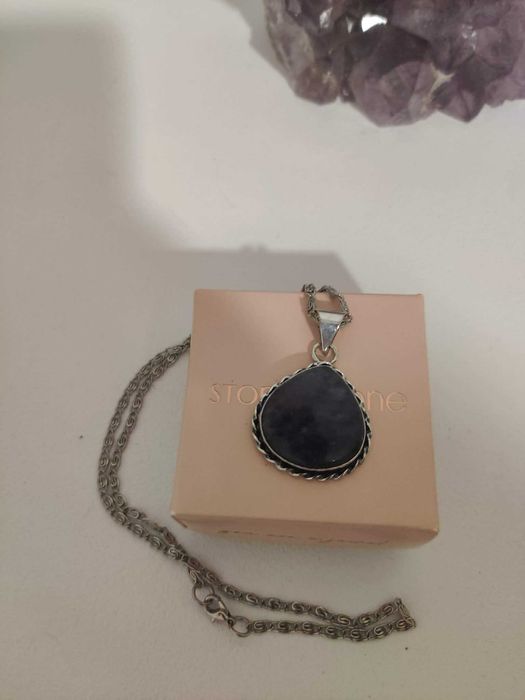 Pendentes com várias pedras semi preciosas
