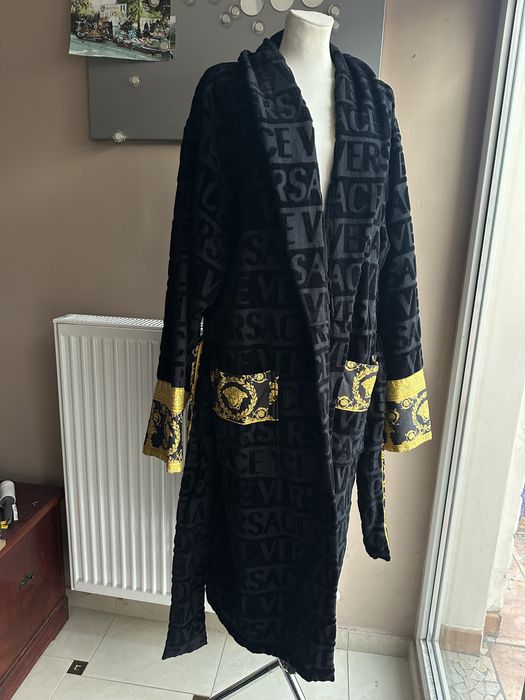 Bath robe premium vitkac farfetch versace gianni Old money