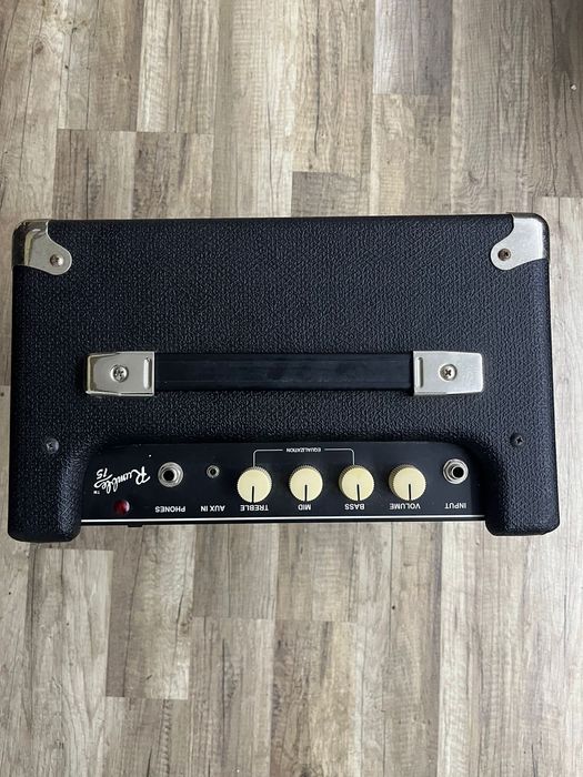 Amplificador Fender Rumble 15