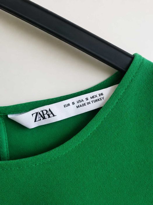 Blusa Verde Esmeralda Plissada - ZARA