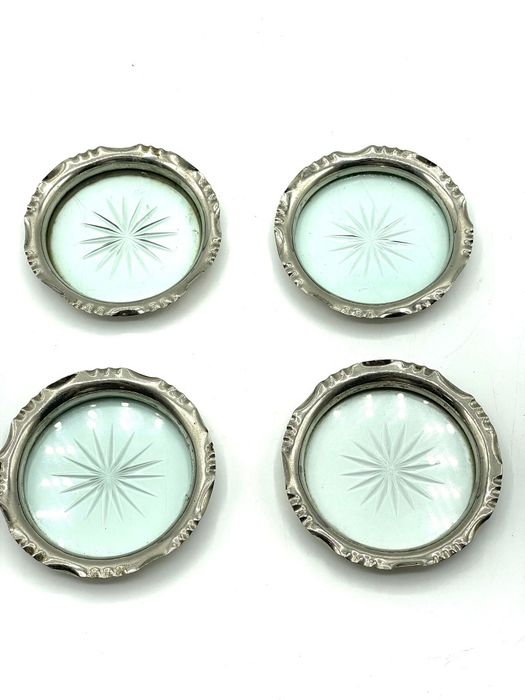 Bases de copos em casquinha e cristal
