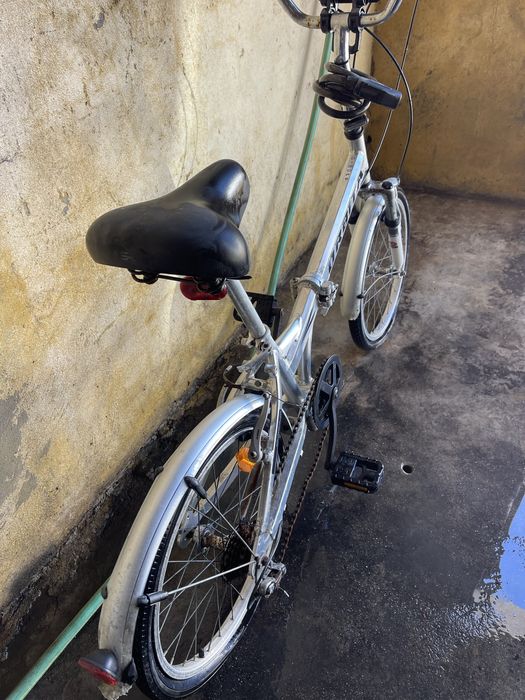 Bicicleta em aluminio dobravel com marcha