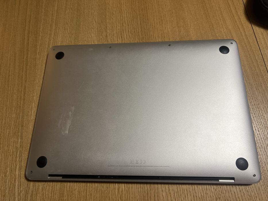 MacBook Pro 13 (2020) | Intel i5 | 8GB RAM | 256GB SSD | Touch Bar