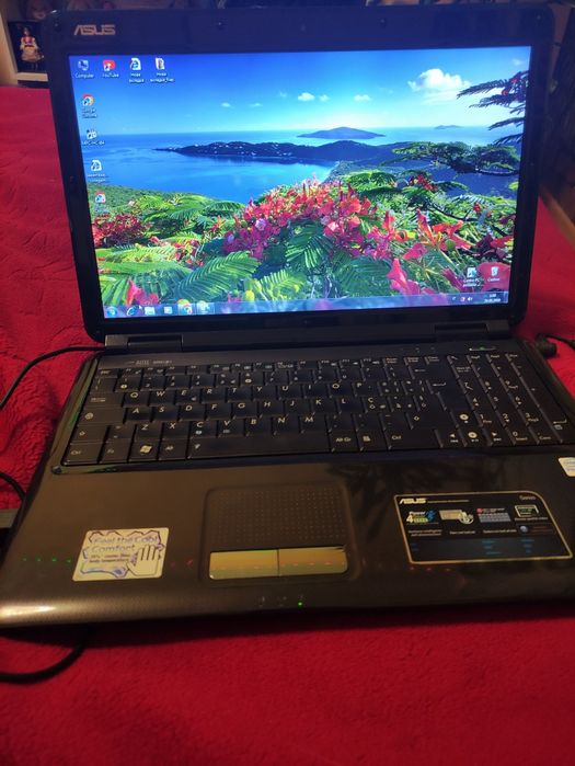 Ноутбук Asus1800 гр