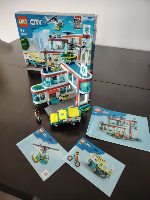 LEGO CITY Hospital 60330 com boneco raro