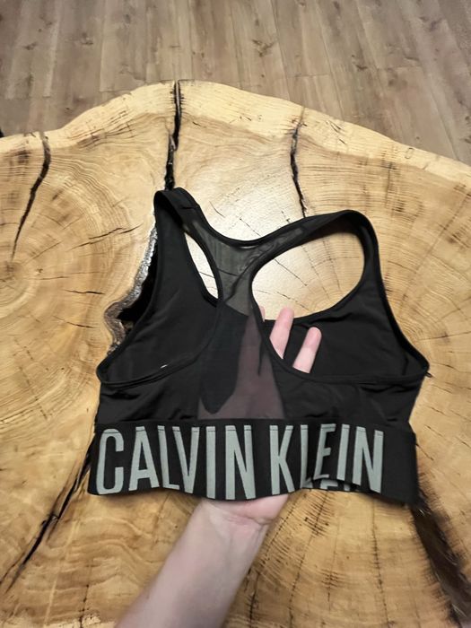 Top biustonosz sportowy bikini calvin klein M czarny