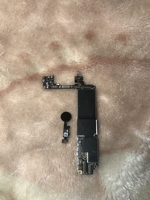 Модуль на iphon se 2 -se 3 . Iphon 8
