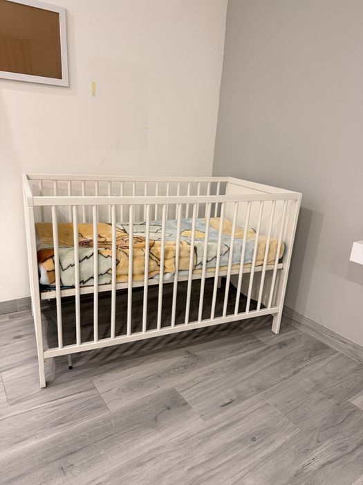 Cama bebe/ berco  ikea