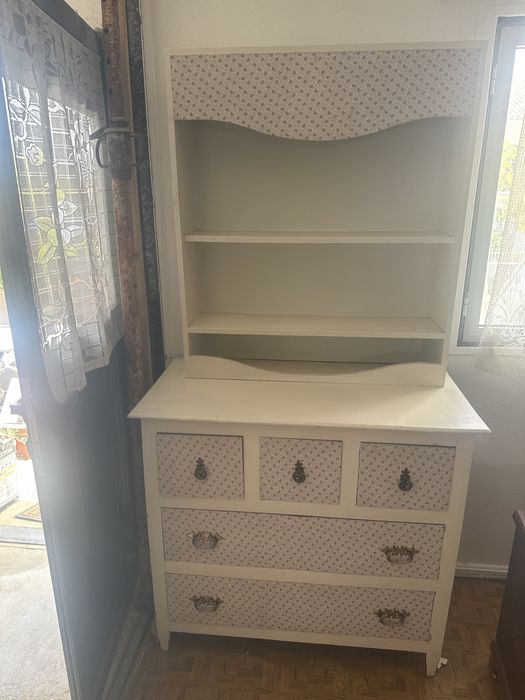 Camiseiro com tocador