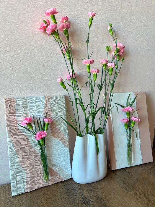 Фактурні картини з колбами для квітів