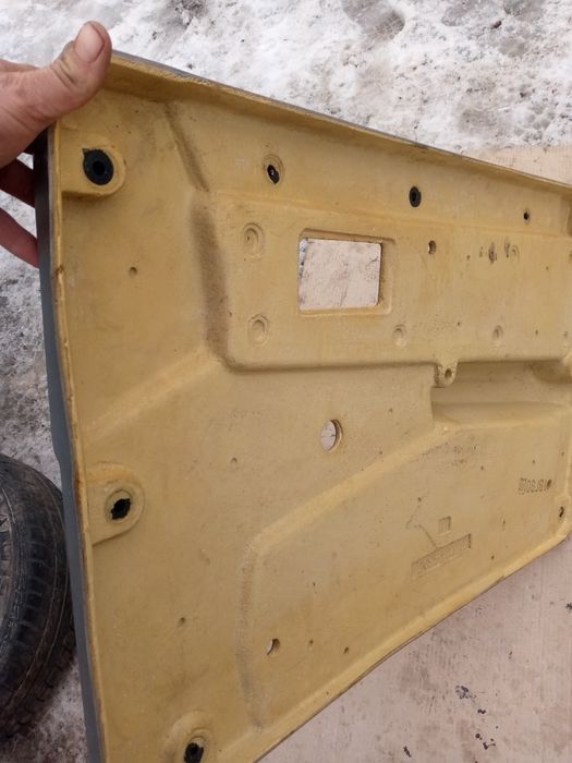 Продам обшивки на дверки  ваз 2108