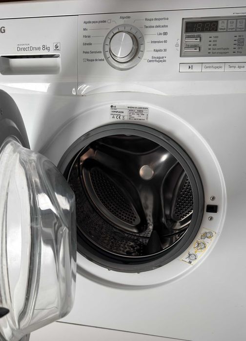 Máquina de Lavar Roupa 8kg LG Inverter Direct Drive.