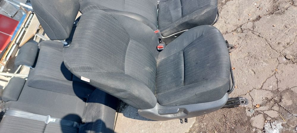 Toyota Auris 06-12г.в салон сидения сидіння сидушки