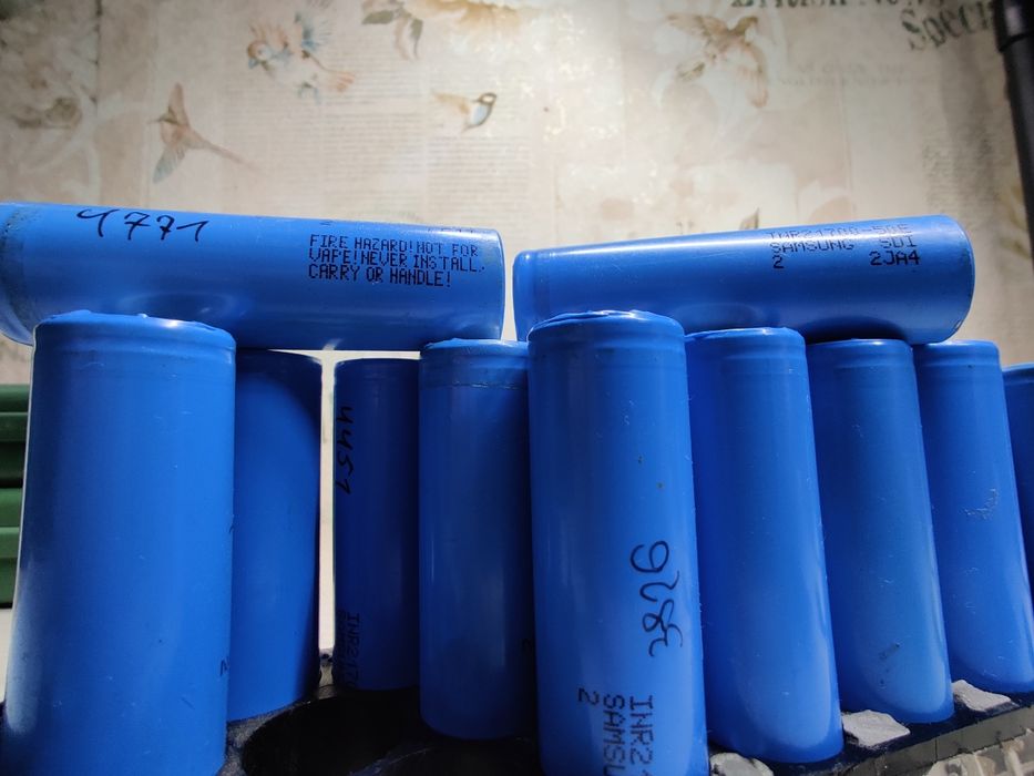 21700 от 3800 до 4900mAh Samsung 50E кожен тестую на розряд