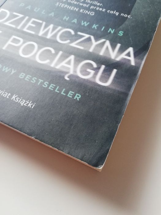 Książka Paula Hawkins "Dziewczyna z pociągu"
